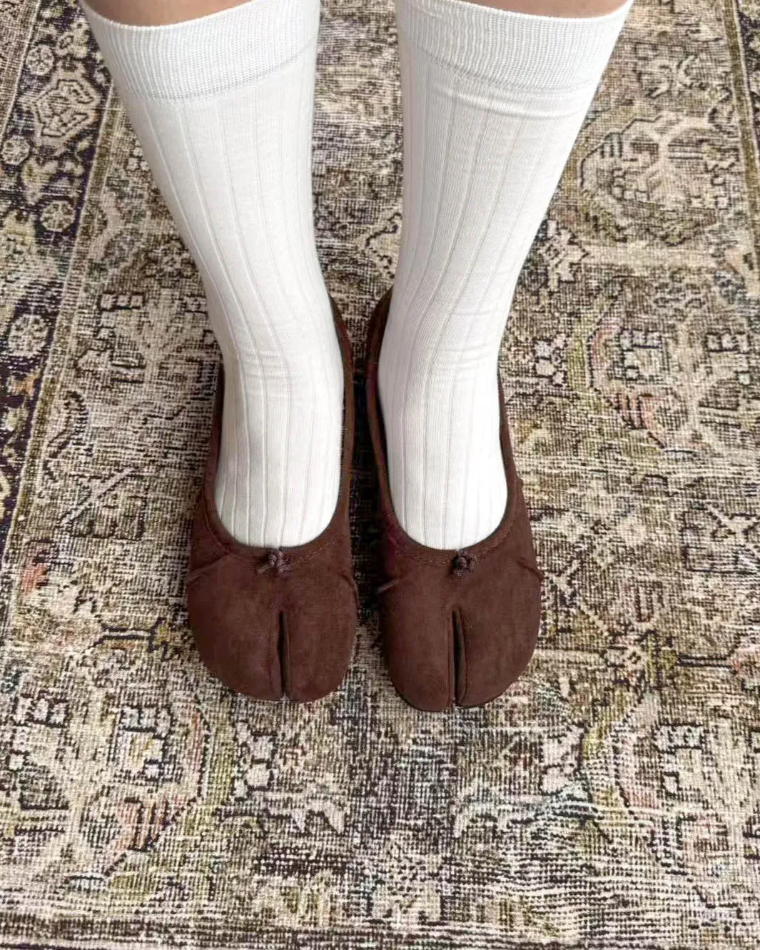 Suede Wrinkles Tabi Flats