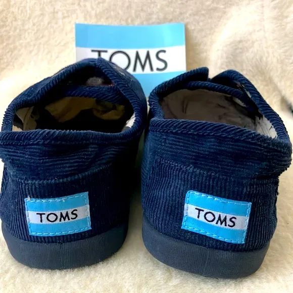 Toms Youth Shoes Size 6