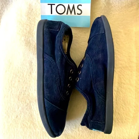 Toms Youth Shoes Size 6