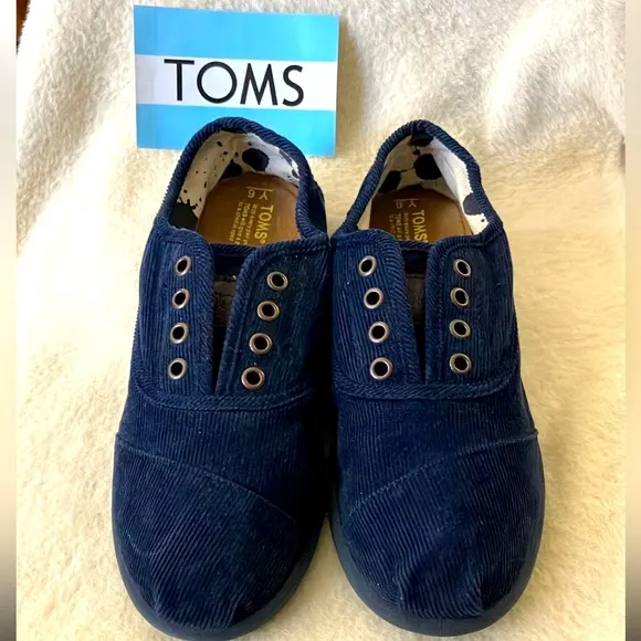Toms Youth Shoes Size 6