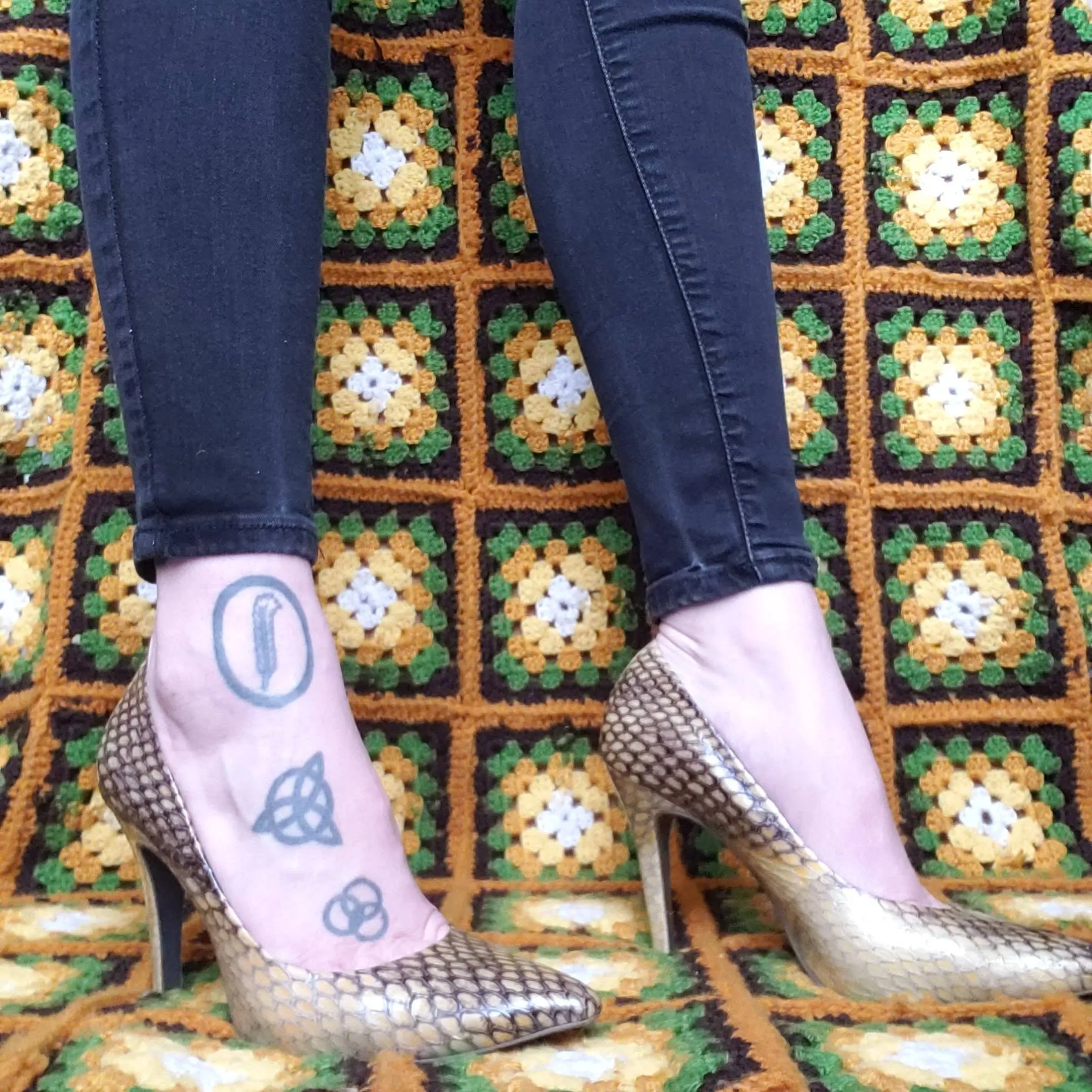 Vintage BCBGMAXAZRIA Snake Skin Pumps
