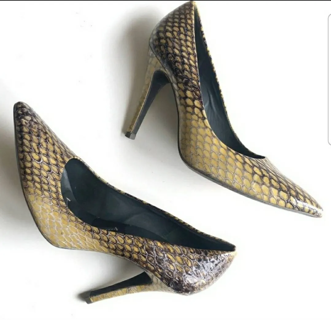 Vintage BCBGMAXAZRIA Snake Skin Pumps
