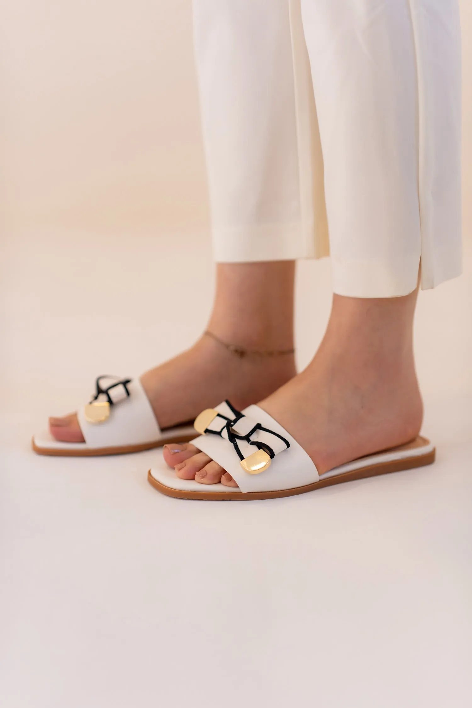 White Bow Flats