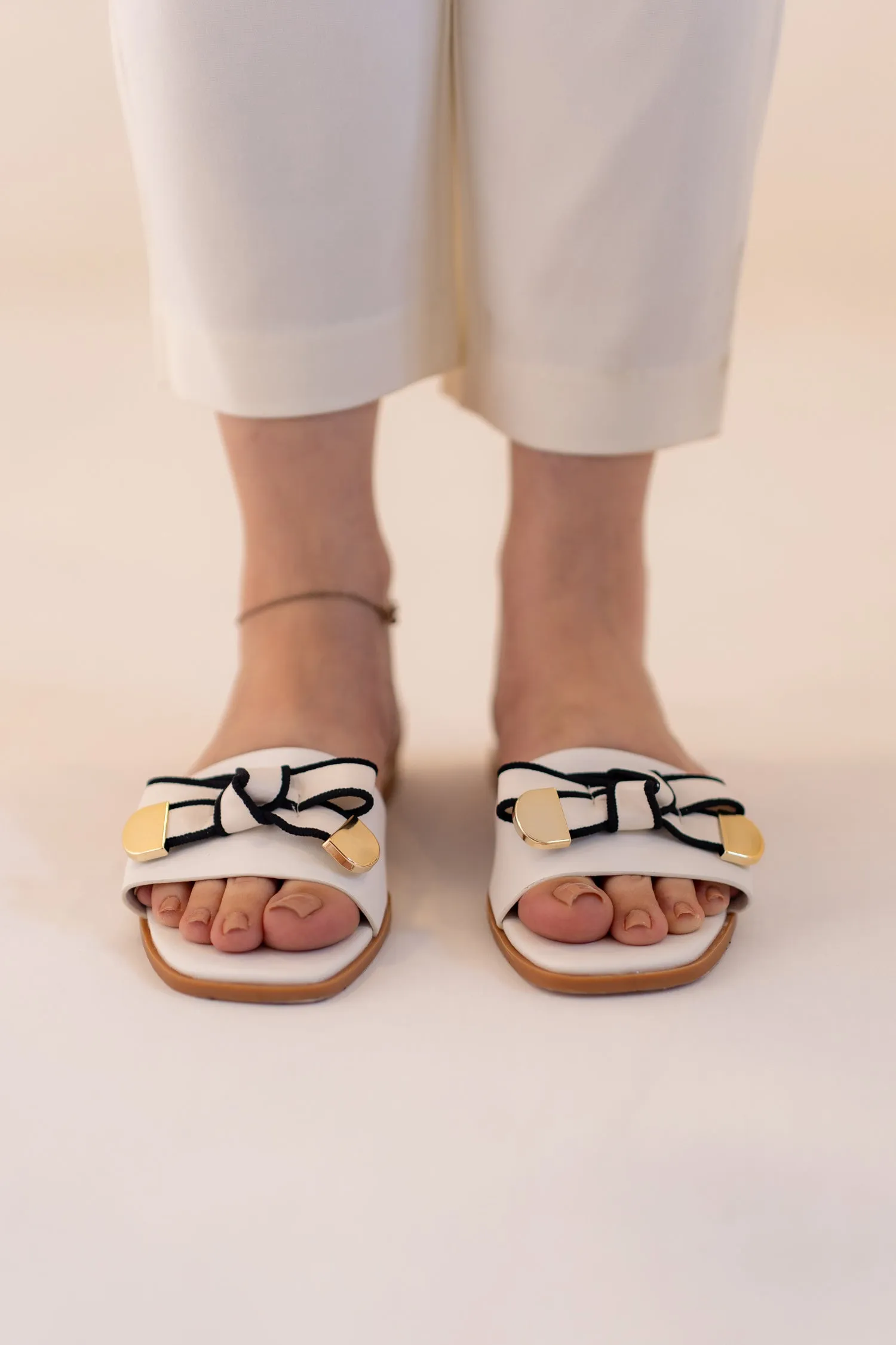 White Bow Flats