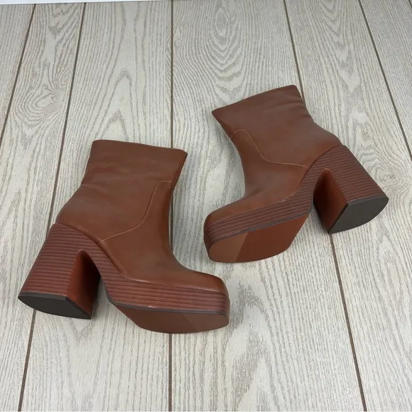 Wild Pair Women's Stellaa Platform Booties 9M Cognac Smooth Faux Leather $90