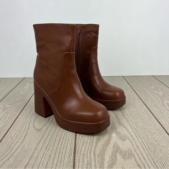 Wild Pair Women's Stellaa Platform Booties 9M Cognac Smooth Faux Leather $90