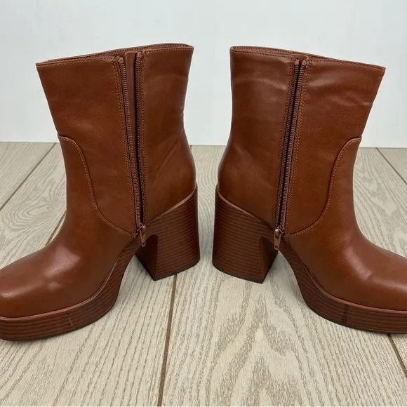 Wild Pair Women's Stellaa Platform Booties 9M Cognac Smooth Faux Leather $90