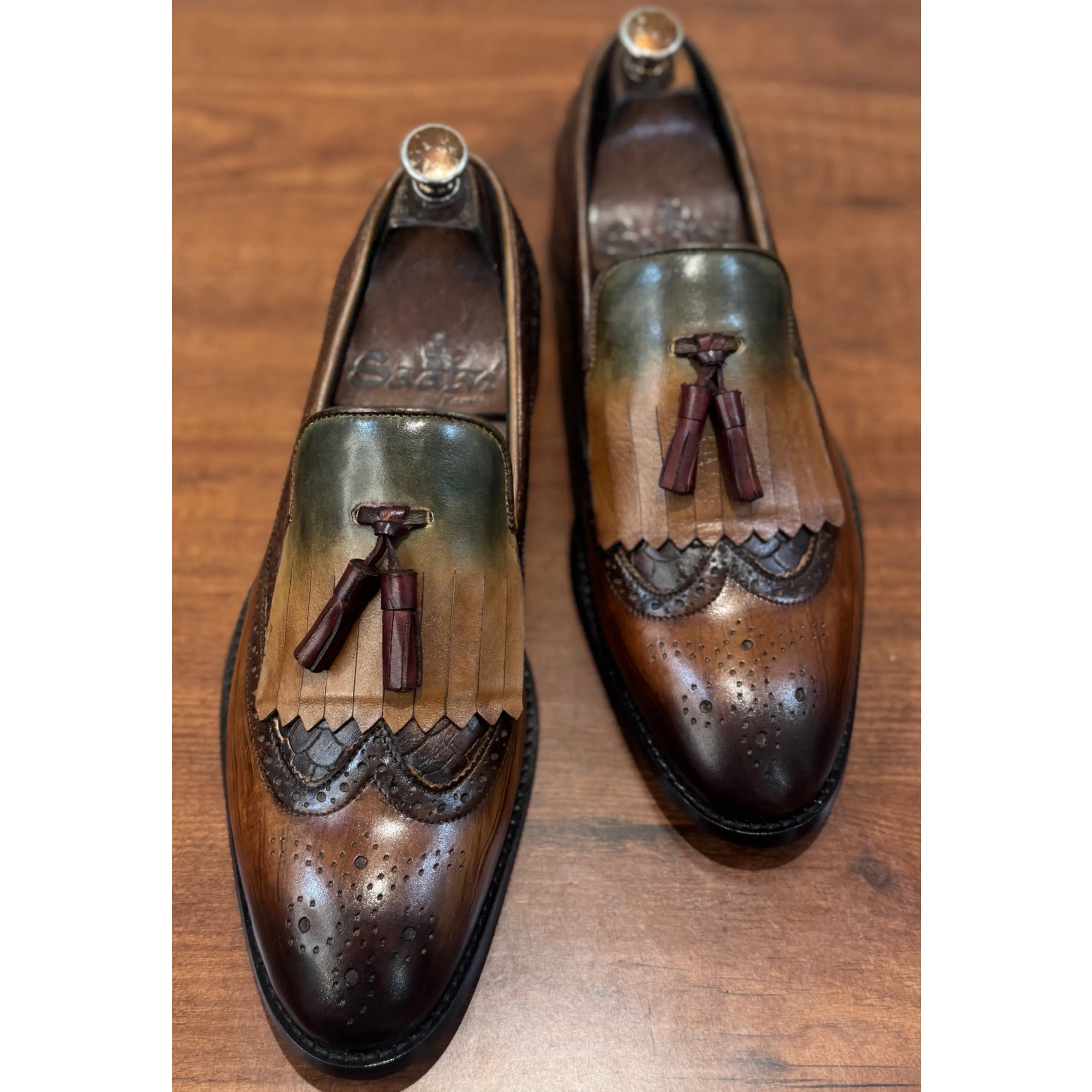 Wingcap Loafers With Fringes& Tassels Hand Patina