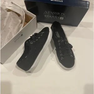 Woman’s Sperry topsiders glitter black size 5.5