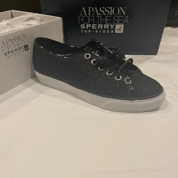 Woman’s Sperry topsiders glitter black size 5.5