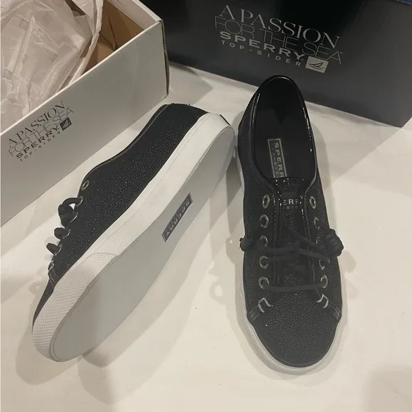 Woman’s Sperry topsiders glitter black size 5.5
