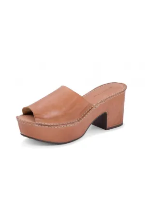 WOMEN'S CHOCOLAT BLU GLOREY IN CAMEL DRESS WEDGE