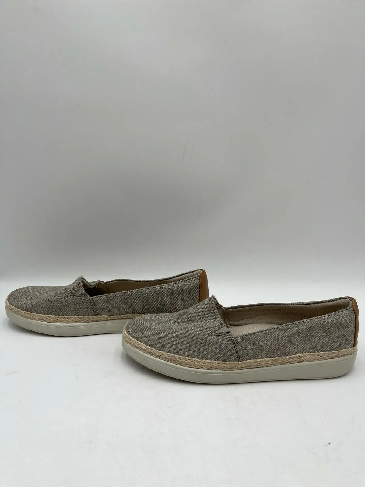Women’s Trotters Accent Espadrille Slip-On Grey Size 9.5W - Very Good