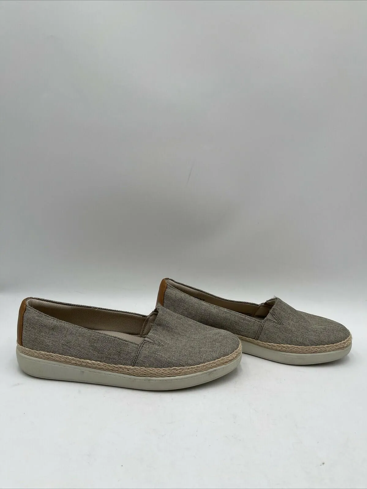 Women’s Trotters Accent Espadrille Slip-On Grey Size 9.5W - Very Good